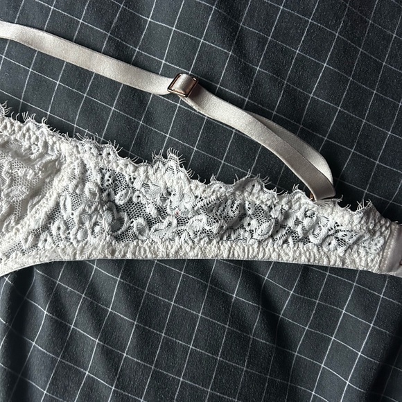 Aerie white lacey bra - Picture 4 of 4